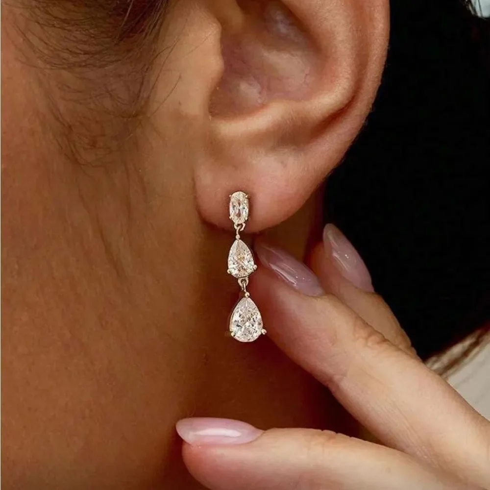 Diamond Drop Earrings Q734